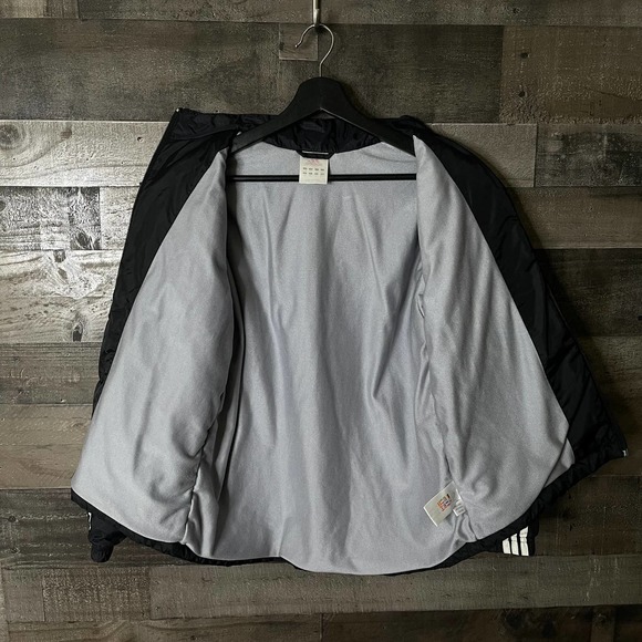SOLD Adidas VTG Windbreaker 2001 Kids Large - Picture 3 of 3